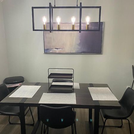 Hhi Homes- Newly Renovated Cozy Modern Pet-Friendly Villa-Ideal Location ヒルトンヘッドアイランド エクステリア 写真