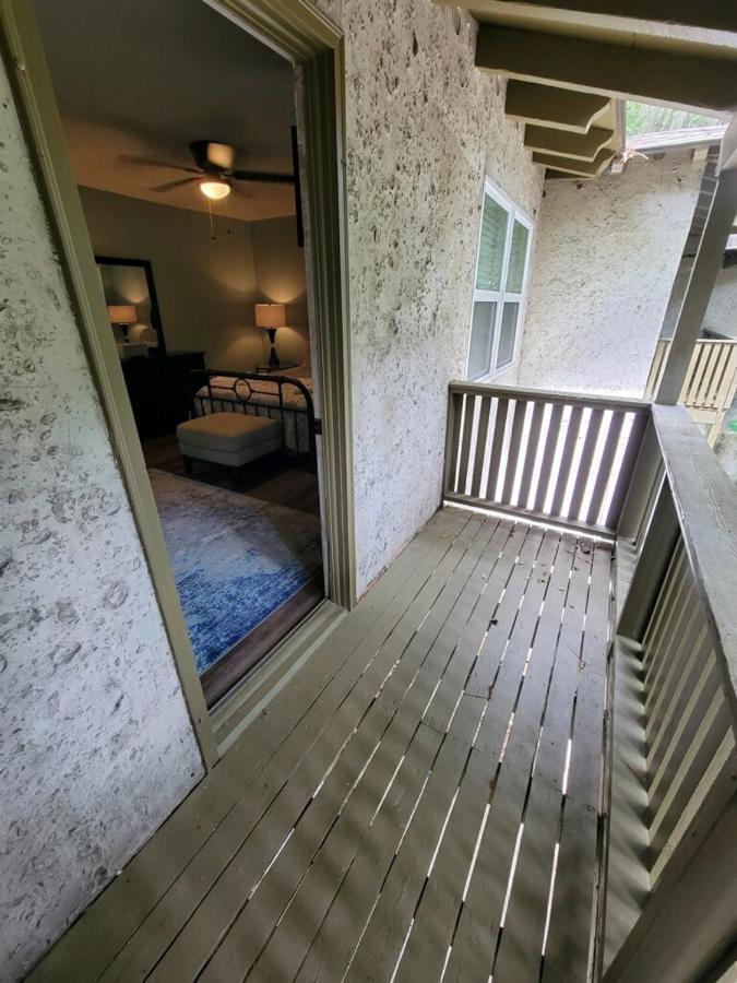 Hhi Homes- Newly Renovated Cozy Modern Pet-Friendly Villa-Ideal Location ヒルトンヘッドアイランド エクステリア 写真
