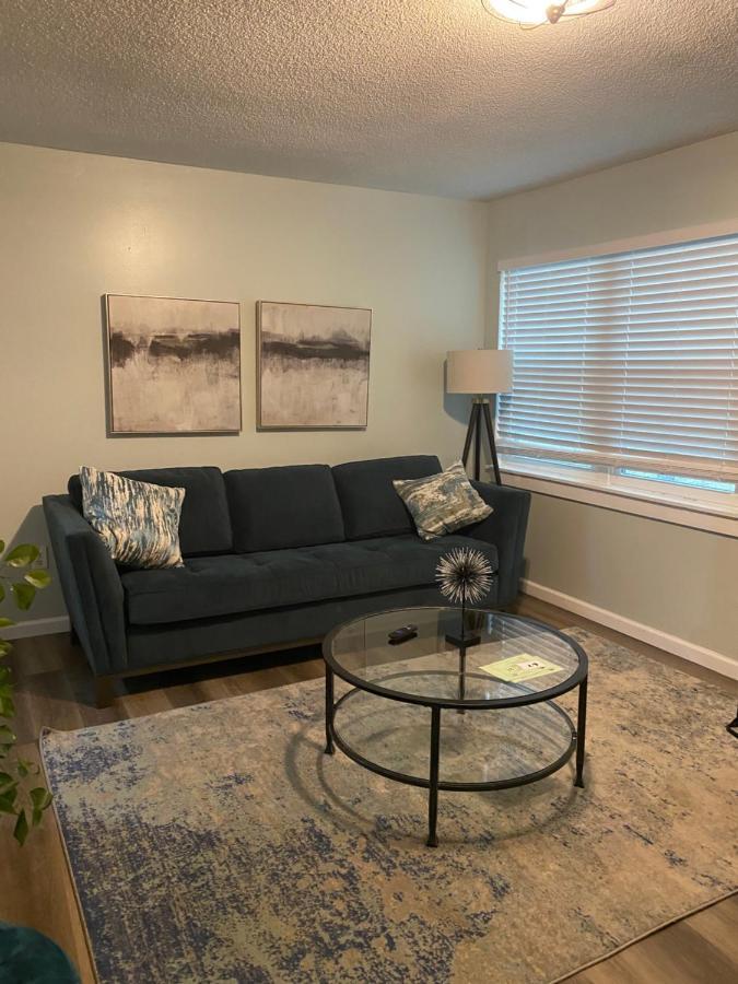 Hhi Homes- Newly Renovated Cozy Modern Pet-Friendly Villa-Ideal Location ヒルトンヘッドアイランド エクステリア 写真
