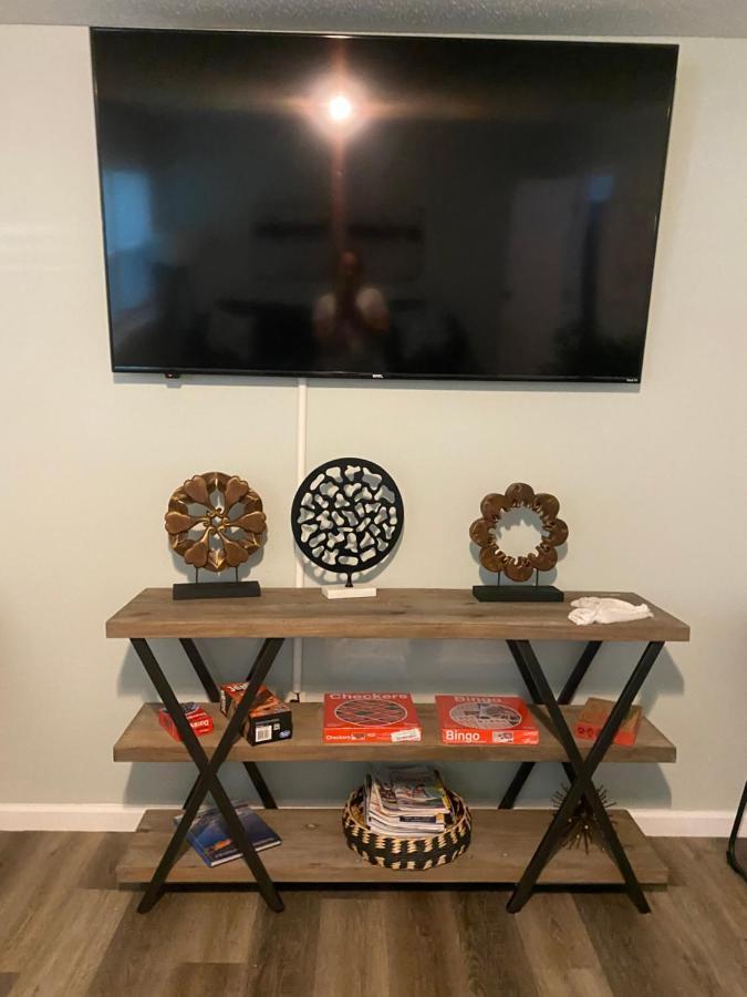 Hhi Homes- Newly Renovated Cozy Modern Pet-Friendly Villa-Ideal Location ヒルトンヘッドアイランド エクステリア 写真