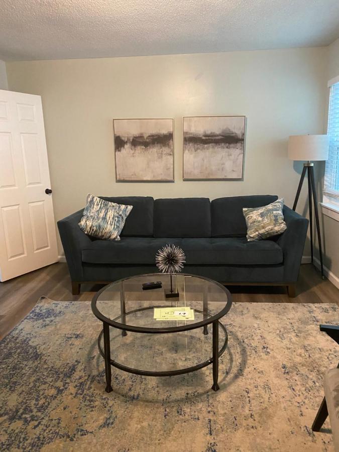 Hhi Homes- Newly Renovated Cozy Modern Pet-Friendly Villa-Ideal Location ヒルトンヘッドアイランド エクステリア 写真