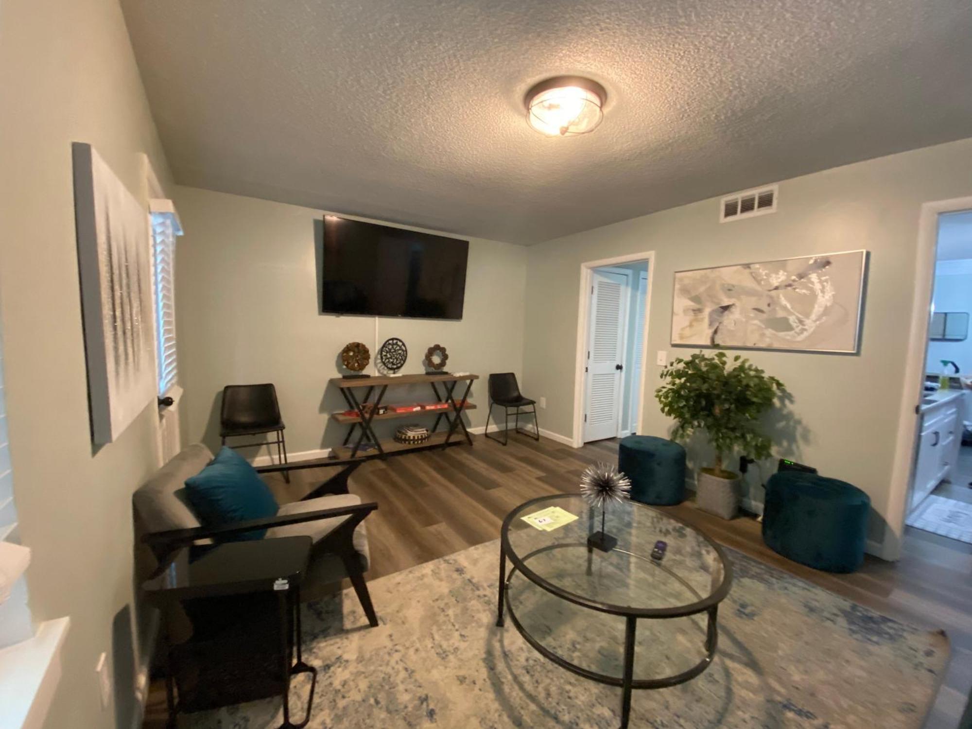 Hhi Homes- Newly Renovated Cozy Modern Pet-Friendly Villa-Ideal Location ヒルトンヘッドアイランド エクステリア 写真