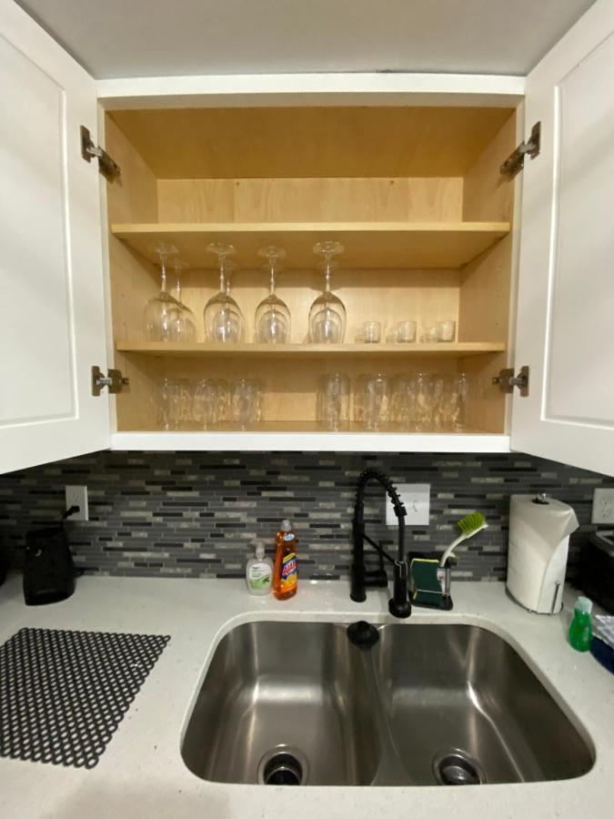 Hhi Homes- Newly Renovated Cozy Modern Pet-Friendly Villa-Ideal Location ヒルトンヘッドアイランド エクステリア 写真