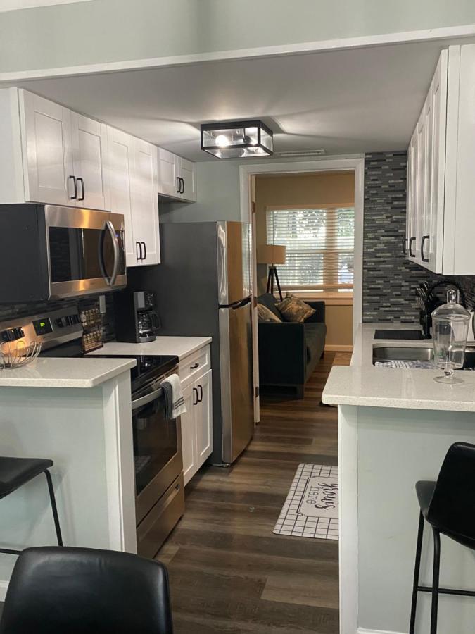 Hhi Homes- Newly Renovated Cozy Modern Pet-Friendly Villa-Ideal Location ヒルトンヘッドアイランド エクステリア 写真