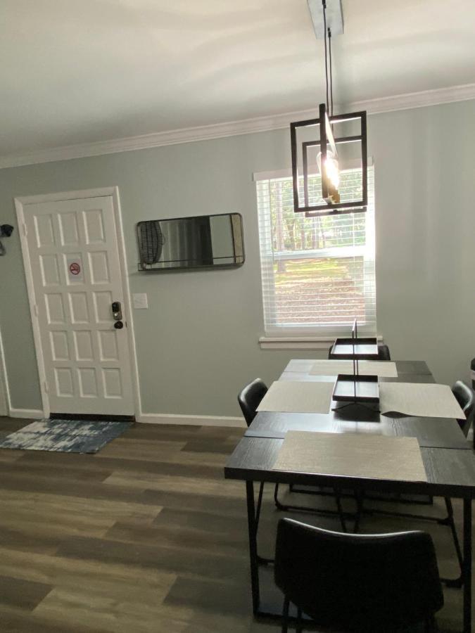 Hhi Homes- Newly Renovated Cozy Modern Pet-Friendly Villa-Ideal Location ヒルトンヘッドアイランド エクステリア 写真