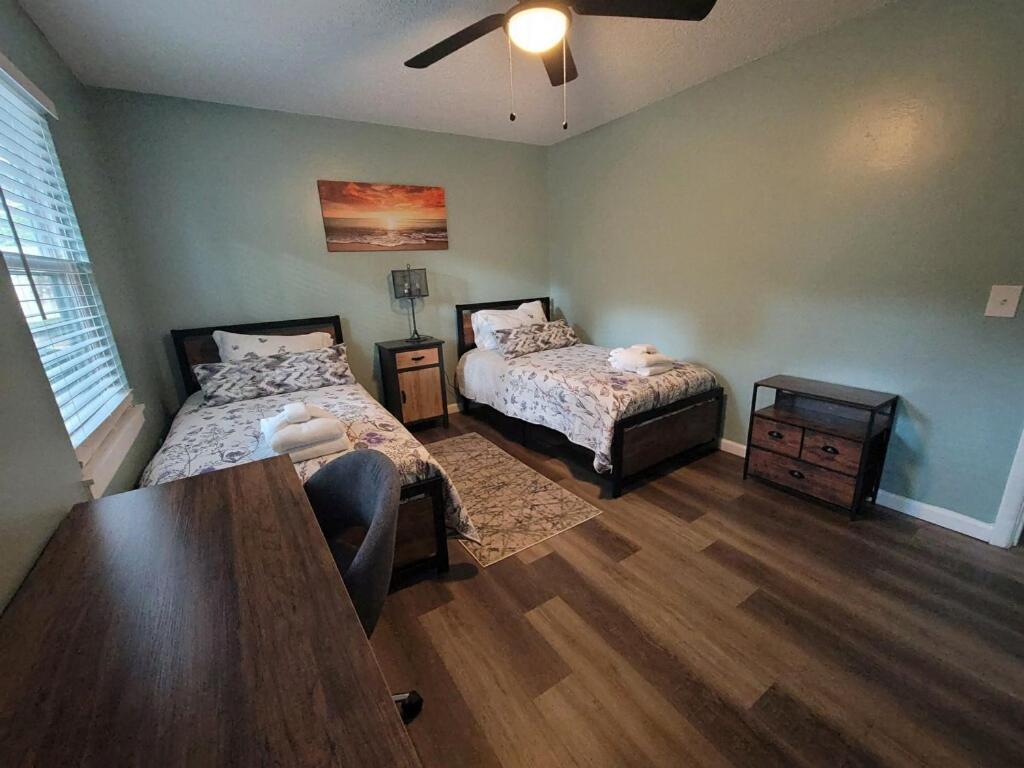 Hhi Homes- Newly Renovated Cozy Modern Pet-Friendly Villa-Ideal Location ヒルトンヘッドアイランド エクステリア 写真