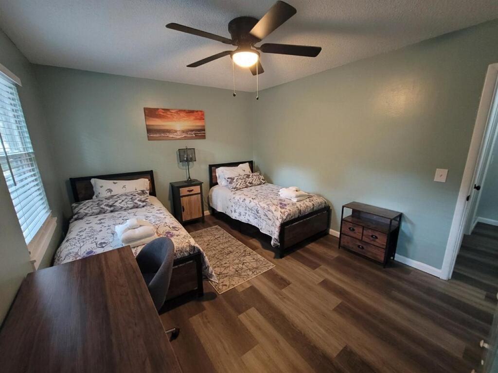 Hhi Homes- Newly Renovated Cozy Modern Pet-Friendly Villa-Ideal Location ヒルトンヘッドアイランド エクステリア 写真